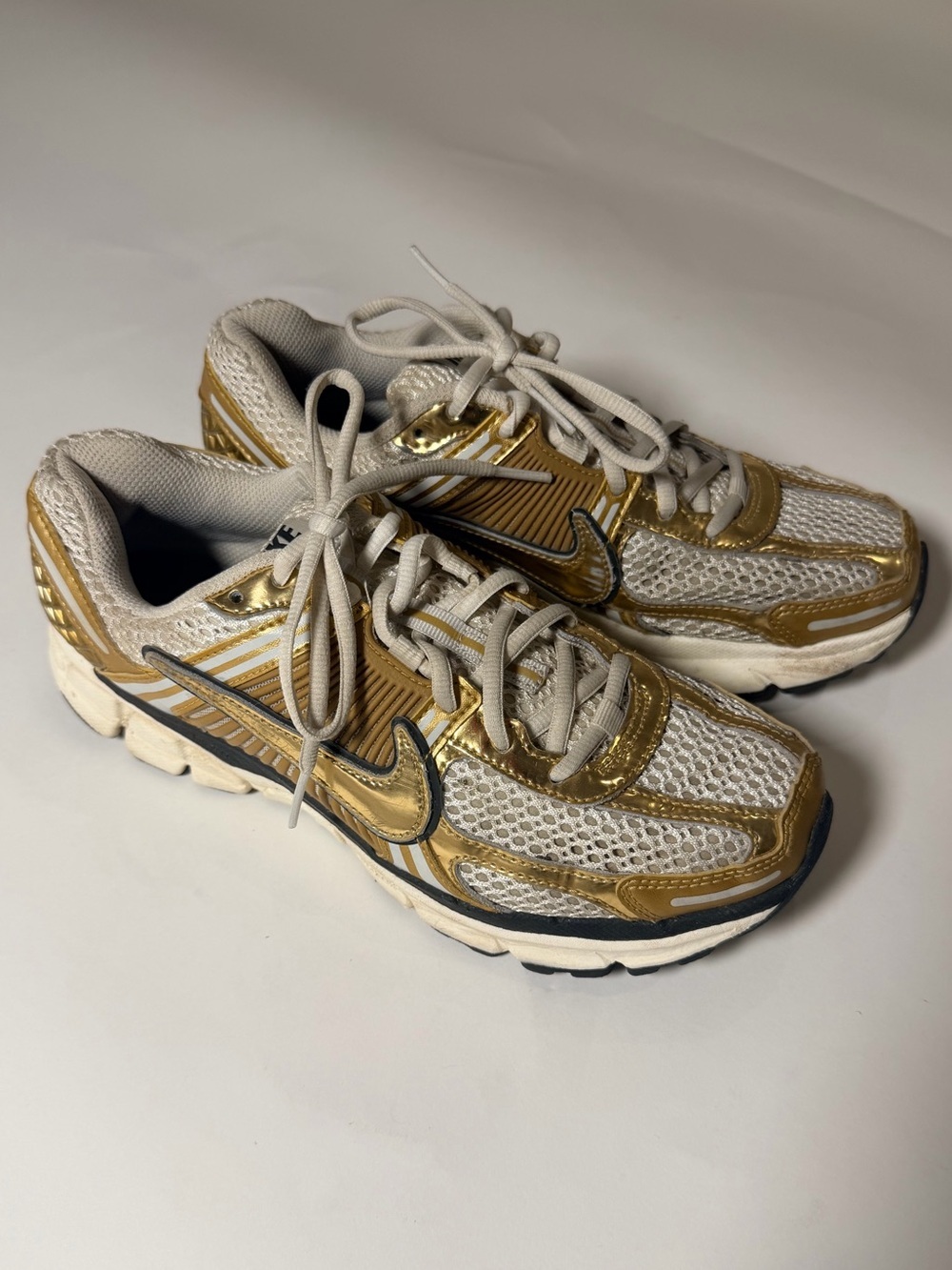 Nike Zoom Vomero 5 Metallic Gold White Sneakers Y2K Size 9.5
